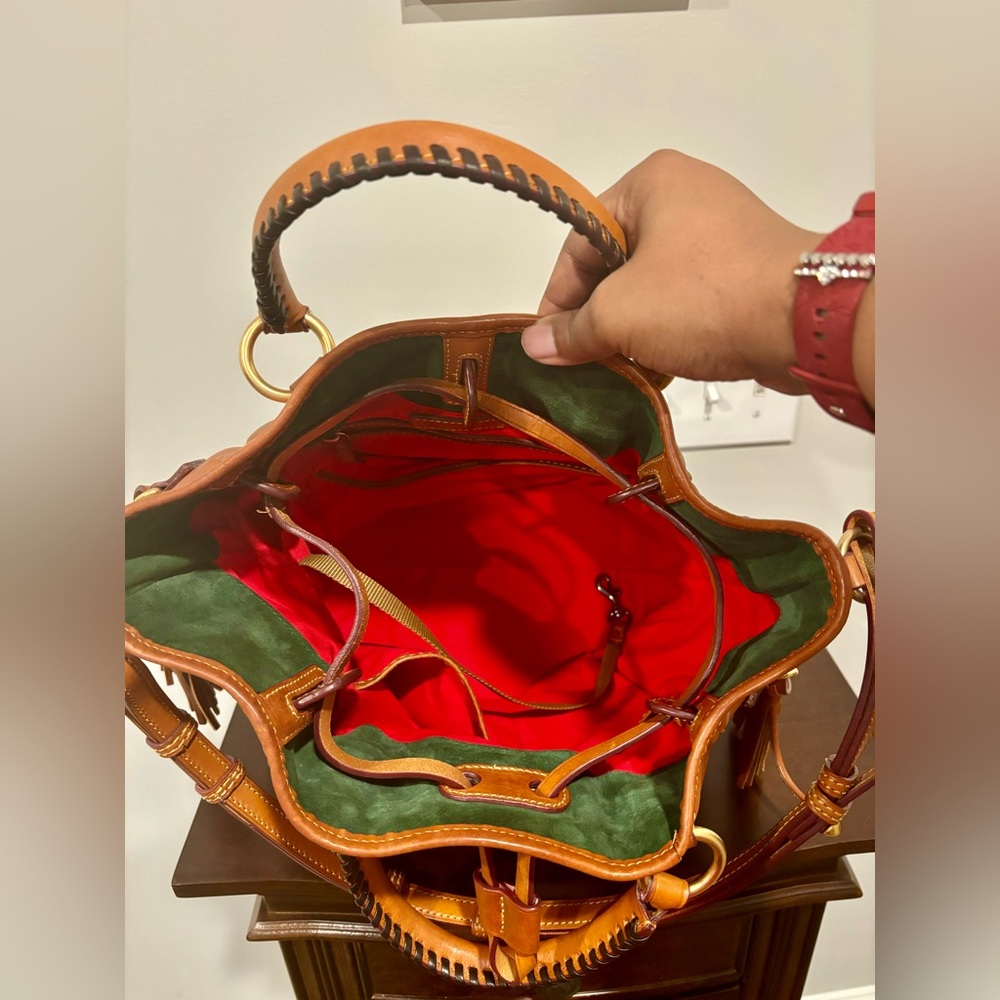 🧡 Authentic Dooney and Bourke Florentine Buckley Bag in Natural 🧡 - Picture 7 of 14